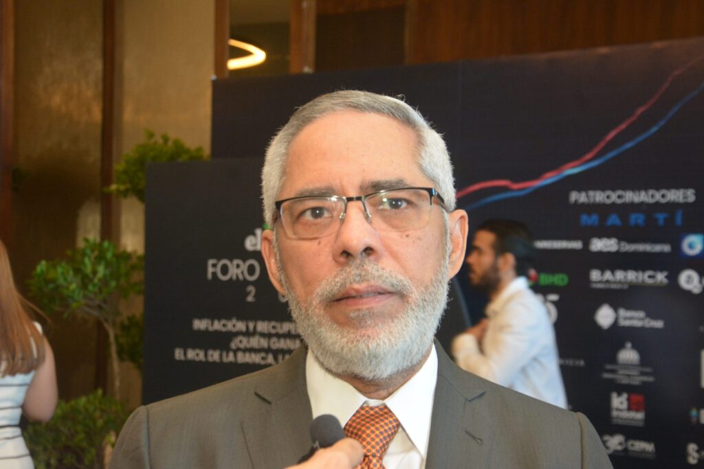 Economista dice Abinader no podía aparecer con un plan acabado ante un escenario internacional incierto