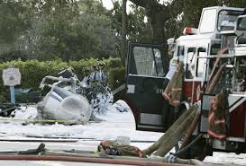 Mueren dos personas al estrellarse un helicóptero contra el techo de un almacén en Florida
