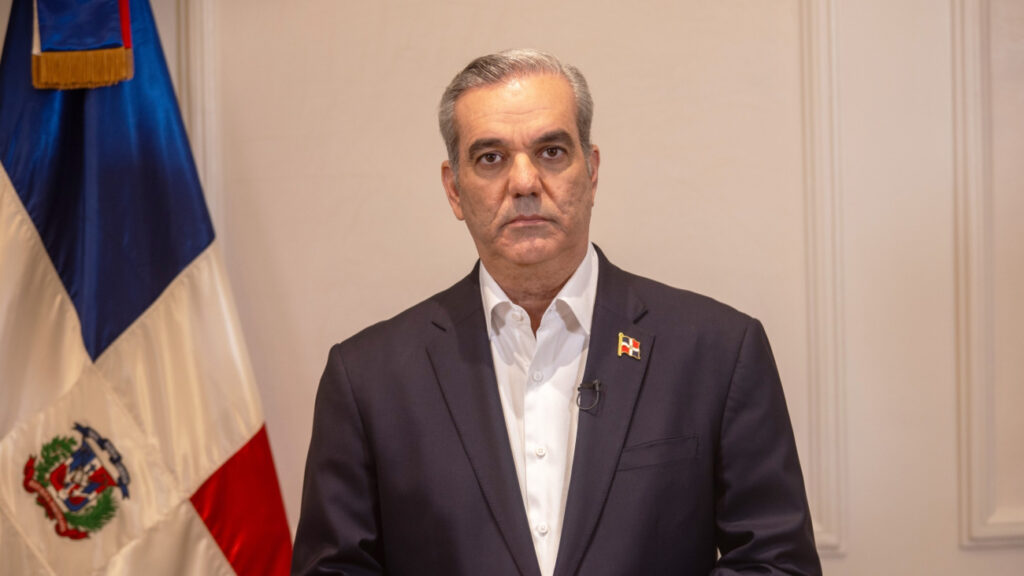 Abinader se reunirá con empresarios para estabilizar precios de alimentos y servicios ante crisis internacional