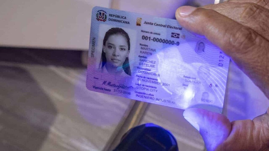 Proyecto de ley permitiría a los hombres usar el apellido de sus esposas en la cédula