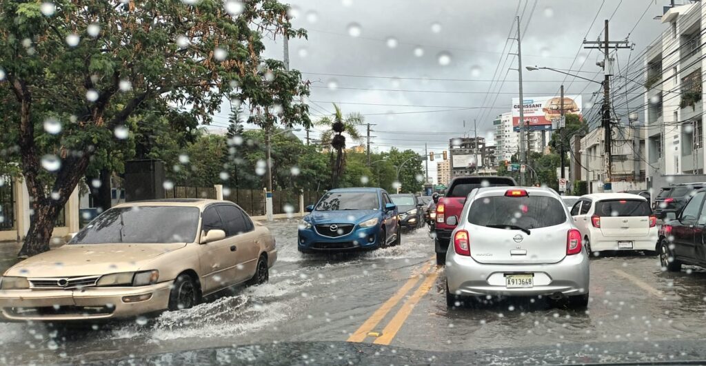 COE mantiene bandera roja en litoral atlántico de Puerto Plata por condiciones marítimas adversas