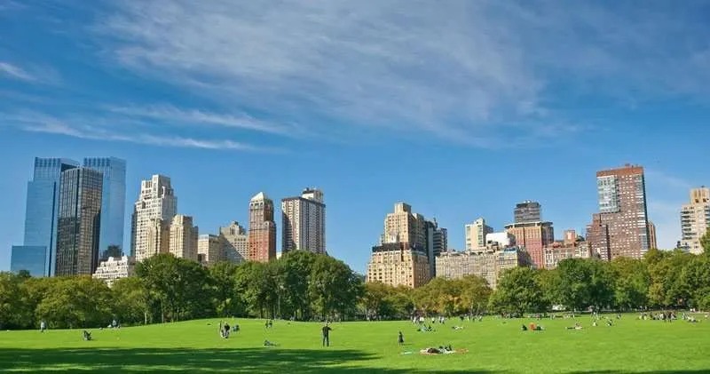 ¿Por qué se destinan pocos fondos al Departamento de Parques de la ciudad de Nueva York, si es vital para la recreación comunitaria?