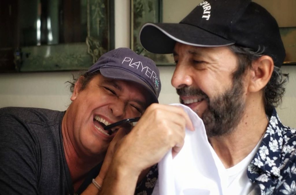 Carlos Vives y Juan Luis Guerra anuncian “Buscando el mar”, su nueva colaboración