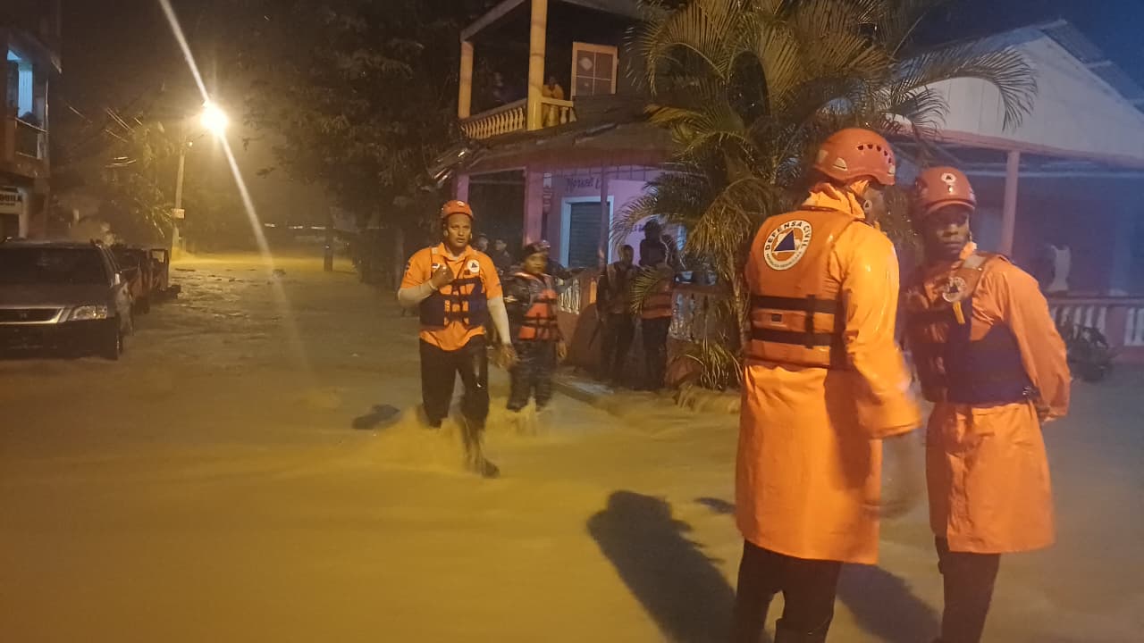 Lluvias causan grandes inundaciones y desbordamiento de ríos Puerto Plata