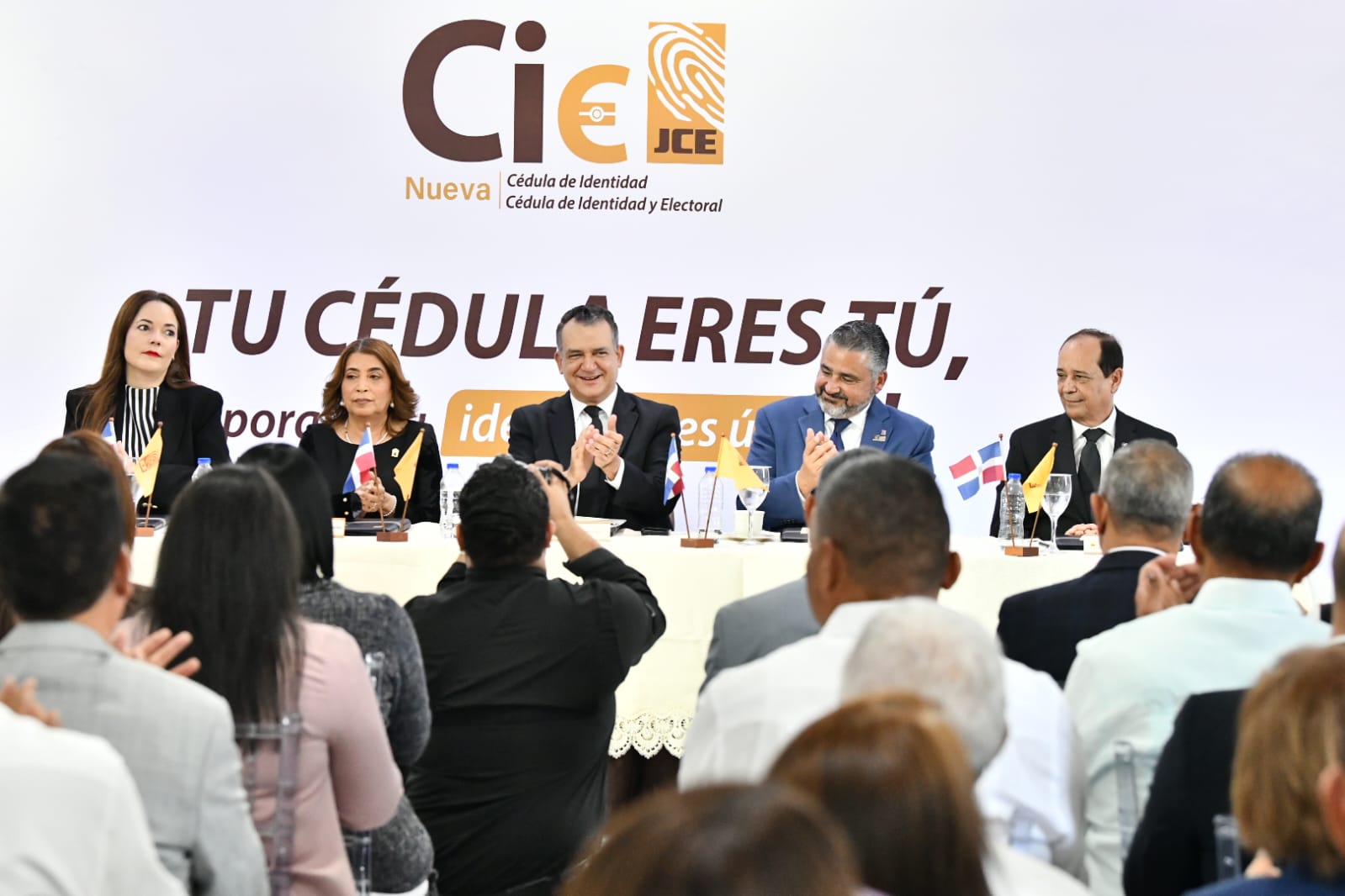 JCE entregó 9,129 nuevas cédulas en primera jornada de cedulación nacional
