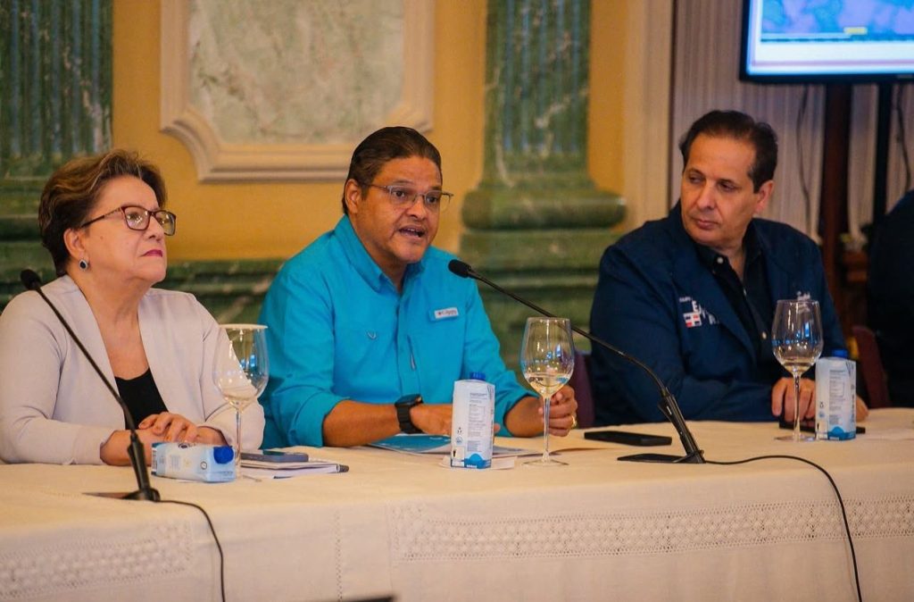 Presidente Abinader encabeza reunión con el COE y organismos de socorro ...