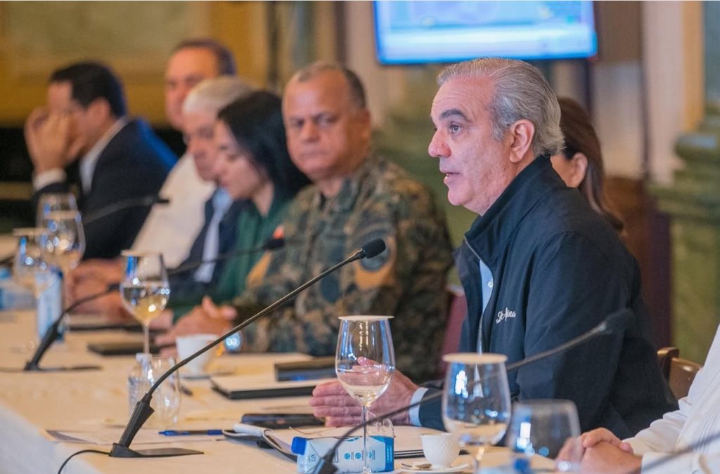 Presidente Abinader encabeza reunión con el COE y organismos de socorro ...