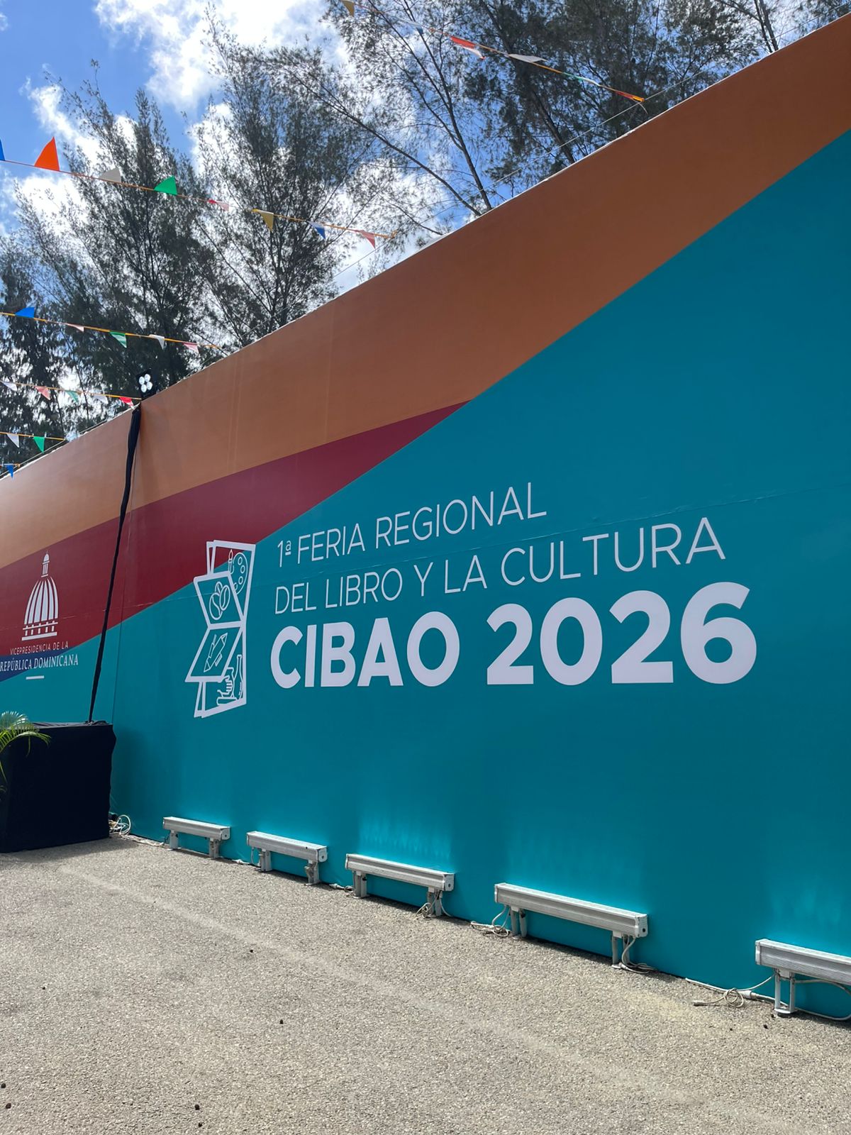 Se desarrolla 1ra Feria Regional del Libro y la Cultura Cibao 2026 en Santiago