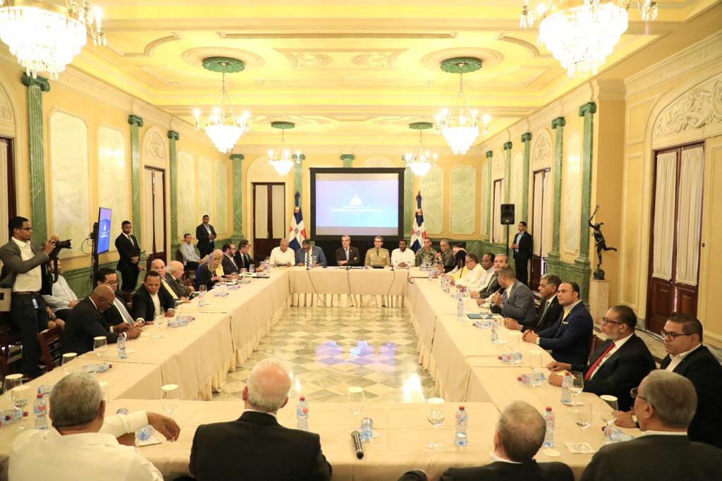 Presidente de UDC pide privilegiar diálogo y rechazar los paros