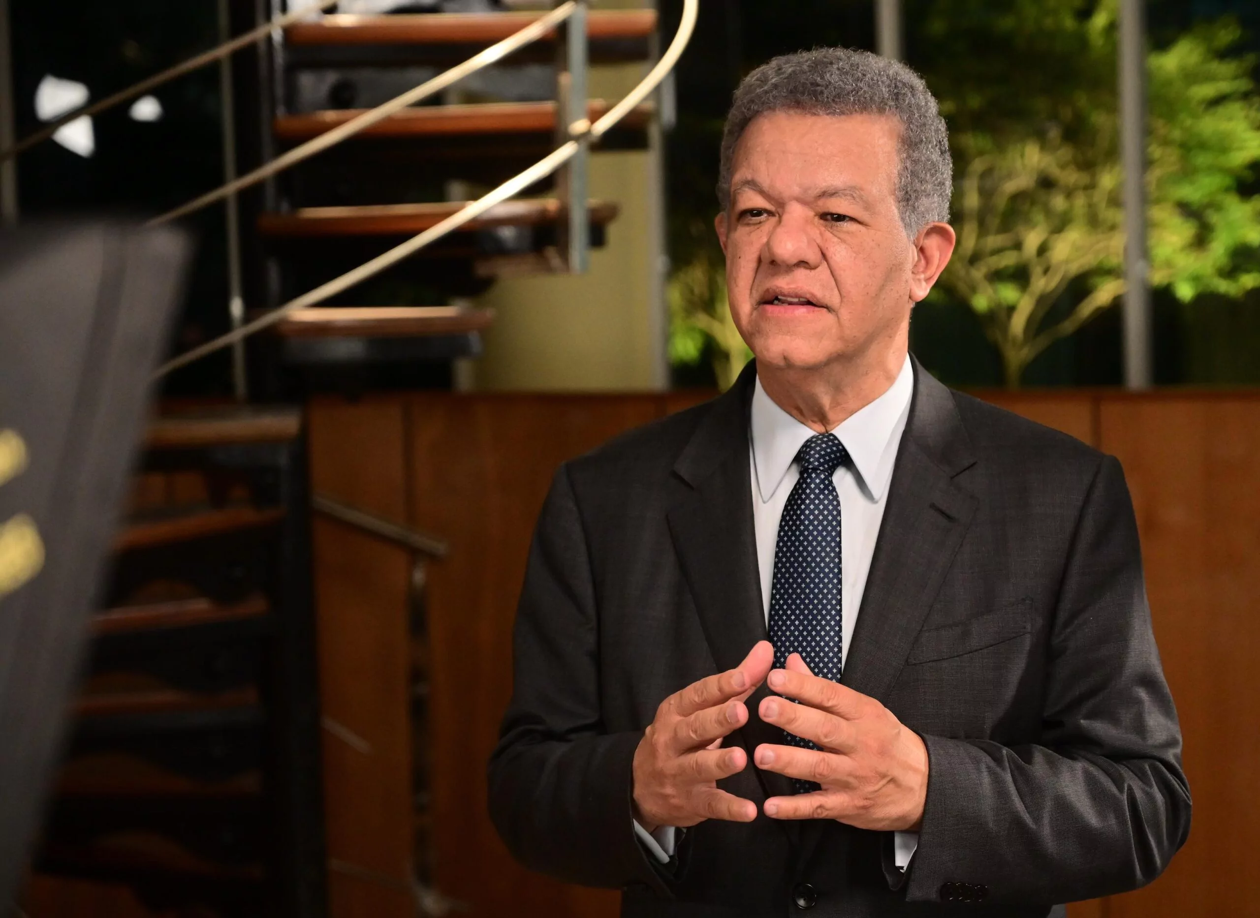 Gobierno se reúne hoy con Leonel Fernández y FP para consensuar medidas ante crisis Medio Oriente