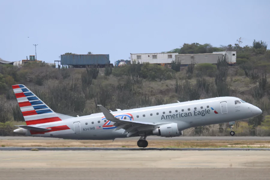 Aterriza en Venezuela primer vuelo comercial directo desde EE.UU. tras 7 años sin operación