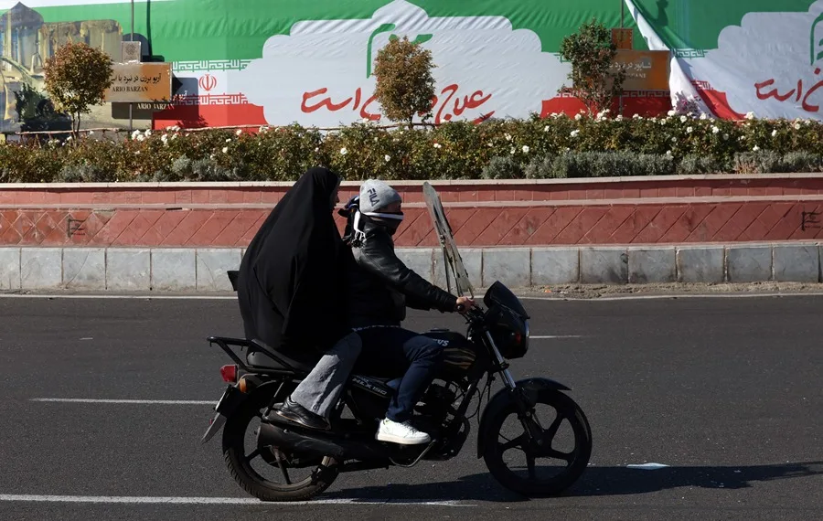 Presidente de Irán ordena restablecer el internet global tras casi 3 meses de apagón