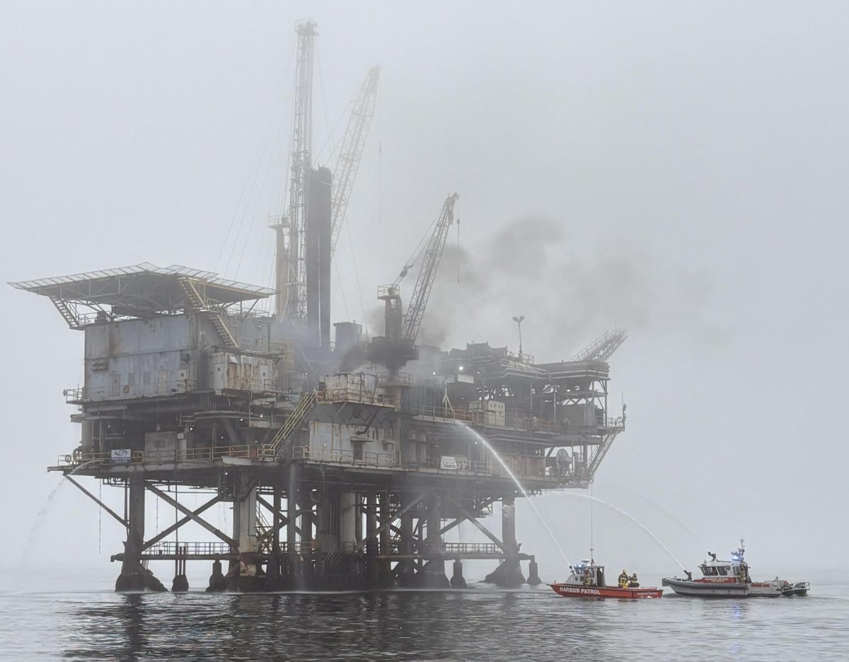 Explosión en plataforma petrolera frente a California deja heridos y ...