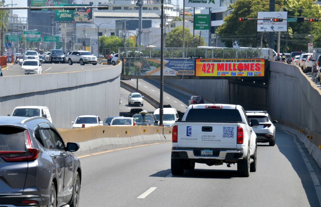 Obras Públicas anuncia cierre temporal del paso a desnivel de la 27 de Febrero con Tiradentes