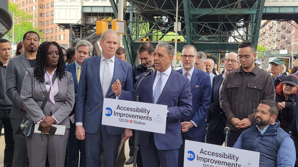 Espaillat celebra acuerdo para instalar ascensores en la estación de la calle 125 en Harlem