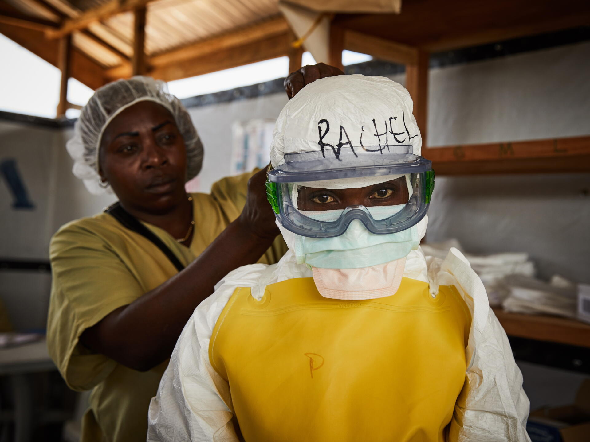 EE.UU. activa asistencia humanitaria y financiera por el brote de ébola en África