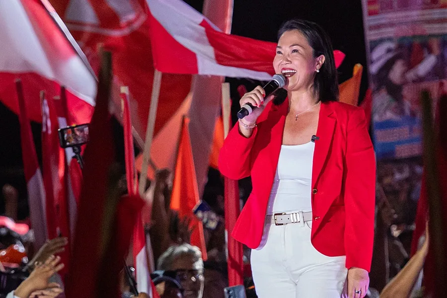 Concluye el escrutinio en Perú: Fujimori será presidenta por 49,641 votos más que Sánchez