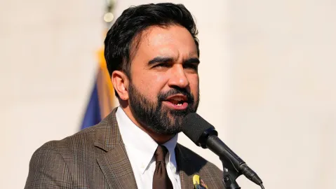 Alcalde de NY participa en Foro Comunitario Económico del Bronx y presenta plan de desarrollo social