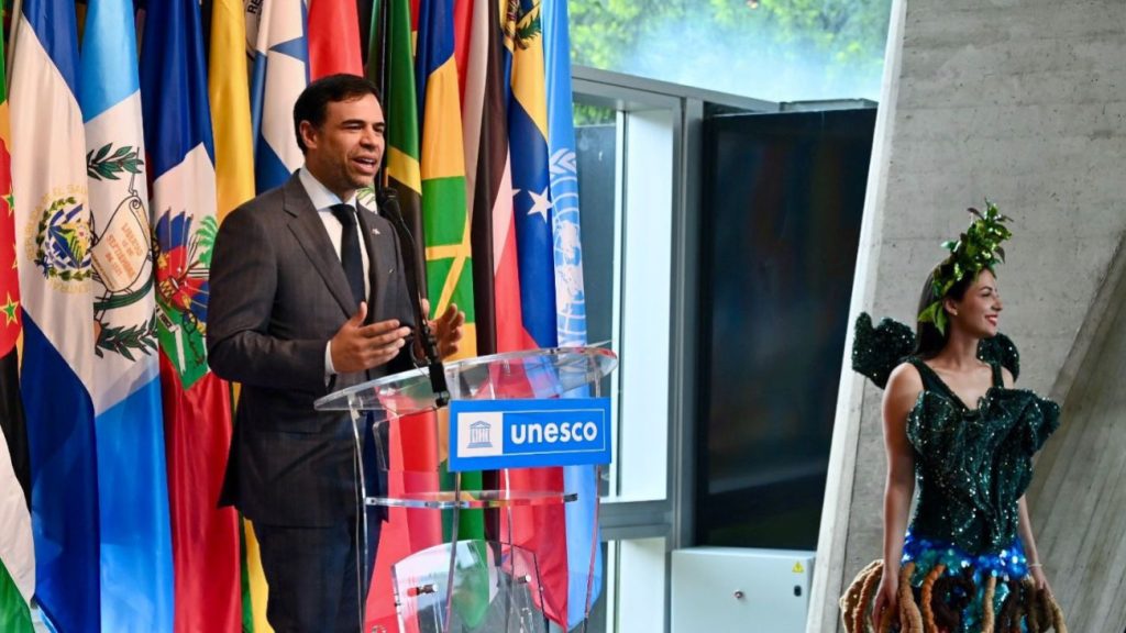 Ministro de Cultura encabeza inauguración de la Semana de América Latina y el Caribe en Francia