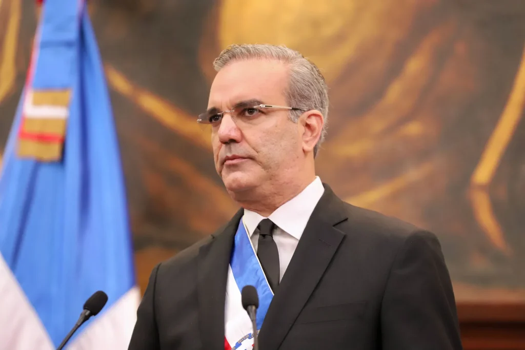 Abinader felicita al pueblo colombiano por su participación en las elecciones presidenciales