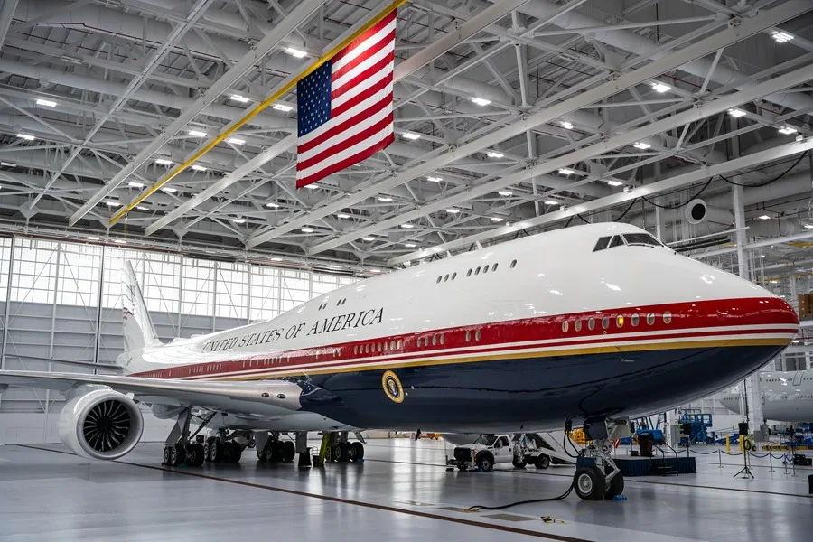 Trump presentó nuevo avión Air Force One