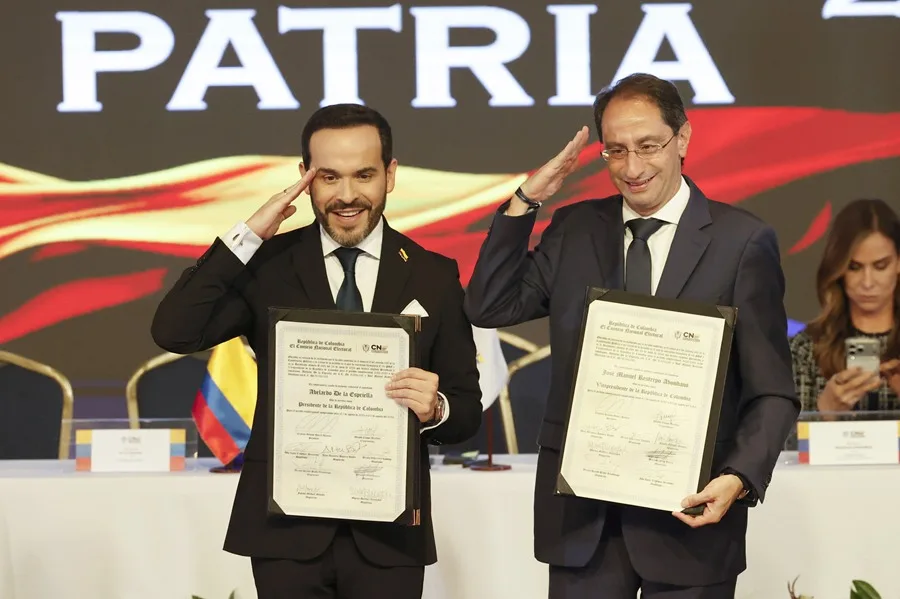 Presidente electo de Colombia le da un mes a los grupos armados para someterse a la justicia