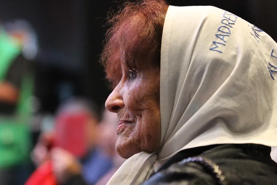 Fallece Taty Almeida, una de las fundadoras de las Madres de Plaza de Mayo de Argentina