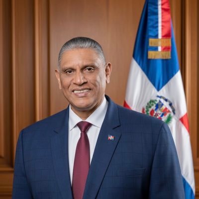 Consulado en NY anuncia pasaporte electrónico con seguro de repatriación