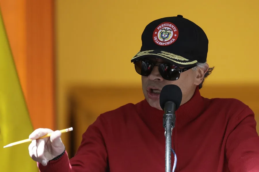 Presidente Petro insiste en prohibir el uso de instalaciones militares para la posesión de Abelardo de la Espriella