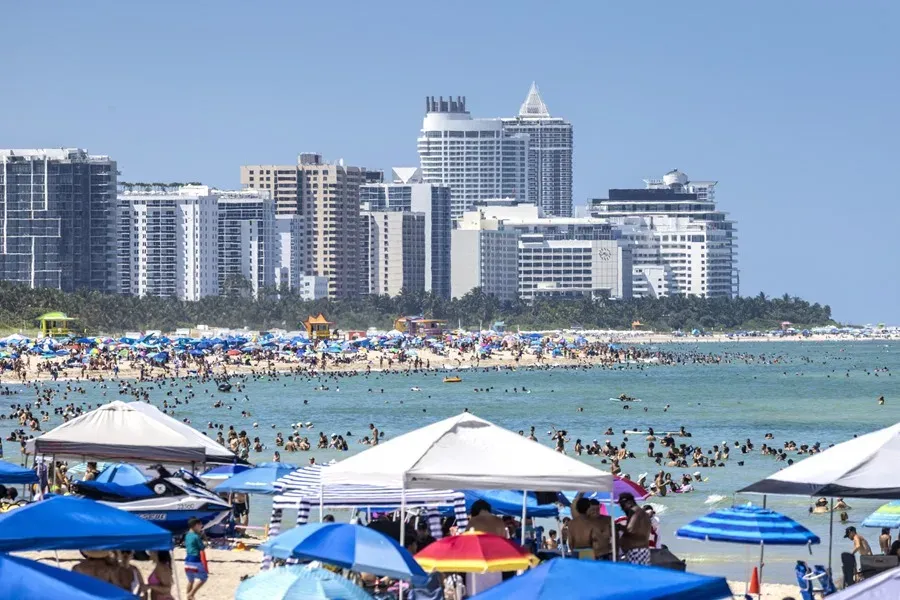 Nueva York activa un plan de emergencia por el calor extremo, que golpeará el noreste de EE.UU.