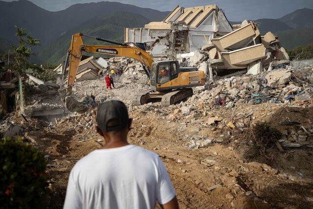 Venezuela eleva a 3,342 los muertos por los terremotos; Delcy Rodríguez crea un cuerpo militar para emergencias