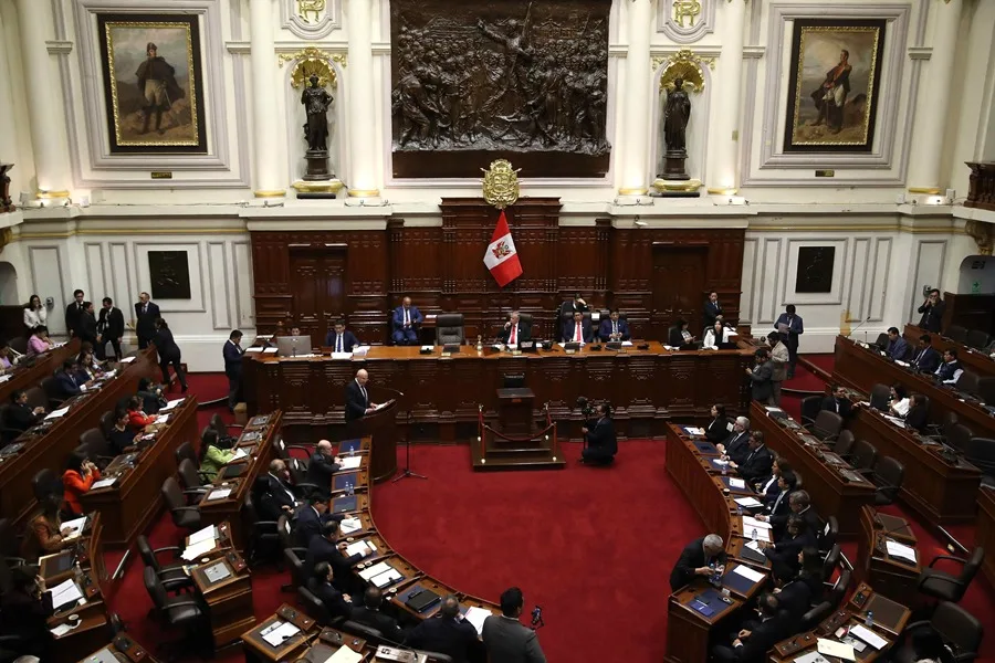 Congreso Perú aprueba polémica ley sobre delitos de lesa humanidad