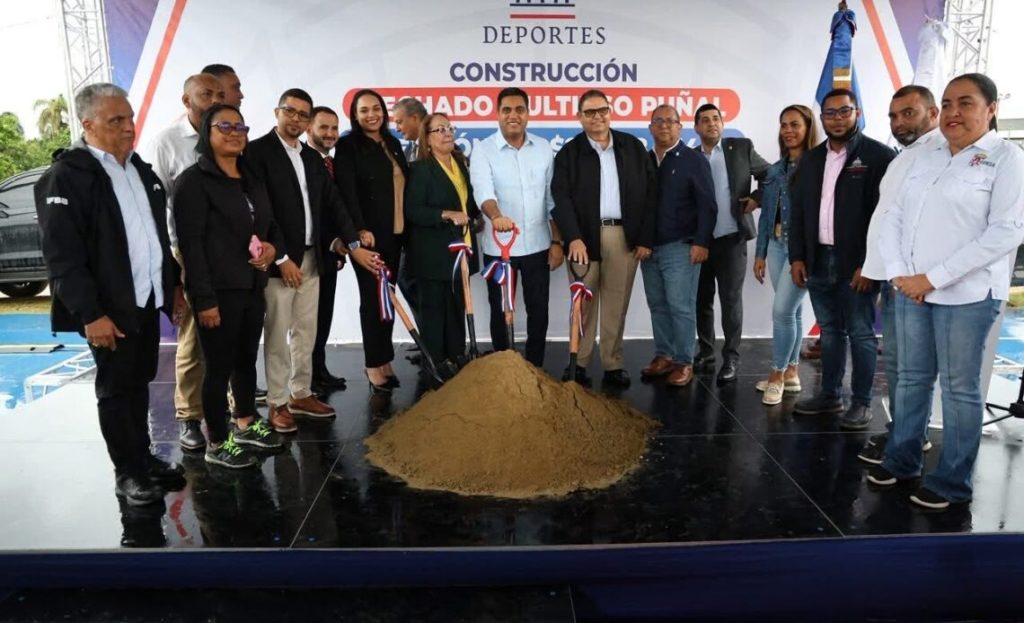 Ministerio de Deportes inicia trabajos de construcción de multiuso en Santiago
