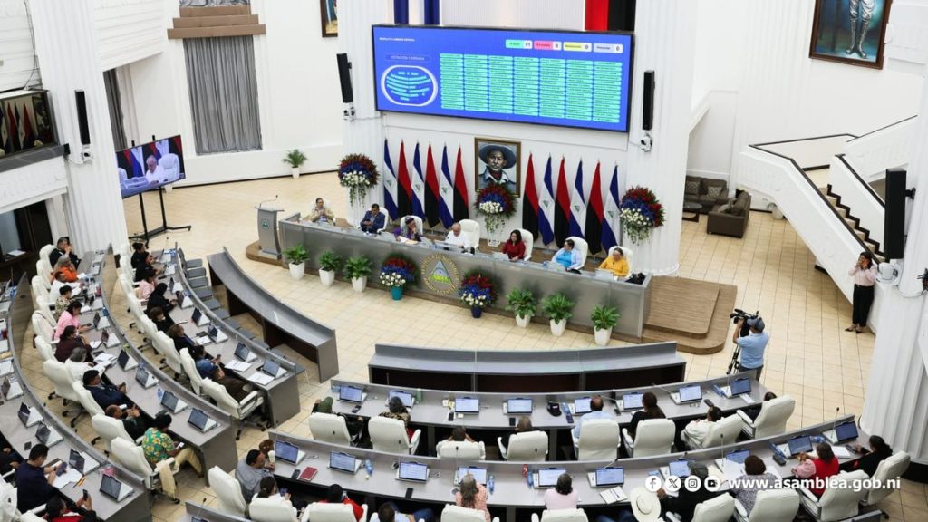 Parlamento de Nicaragua propone ampliar a siete años renovables el periodo presidencial