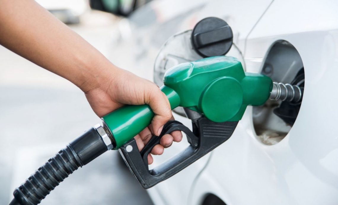 Gobierno baja precio del GLP y la gasolina regular