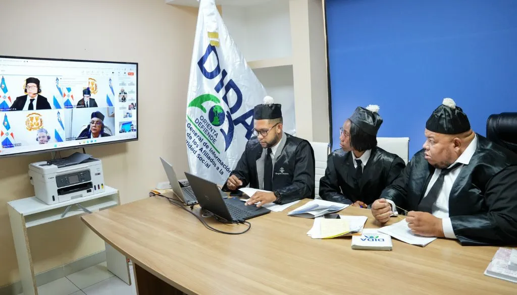 TSA frena suspensión de servicios médicos anunciada por clínicas privadas