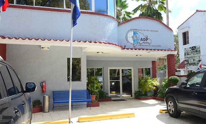 Comunidad educativa de Moca amenaza con no abrir el año escolar por obra paralizada desde hace seis años