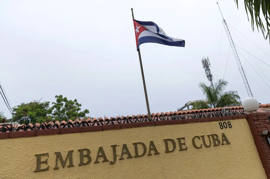 Cuba dice expulsión de sus diplomáticos es un acto de subordinación de RD ante EE.UU.