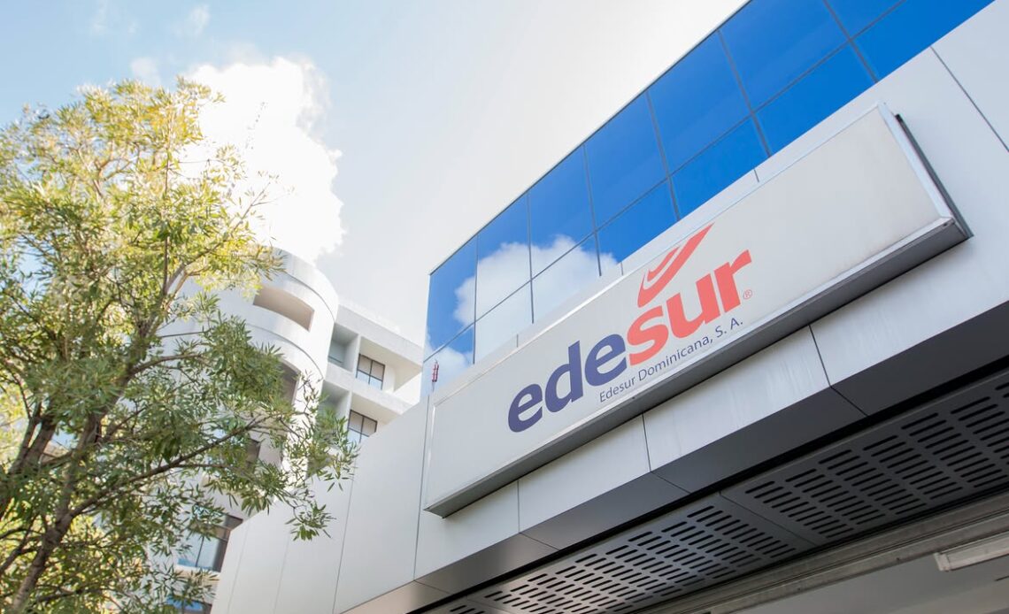 Detienen a cinco brigadistas de Edesur por presunto cobro irregular a clientes