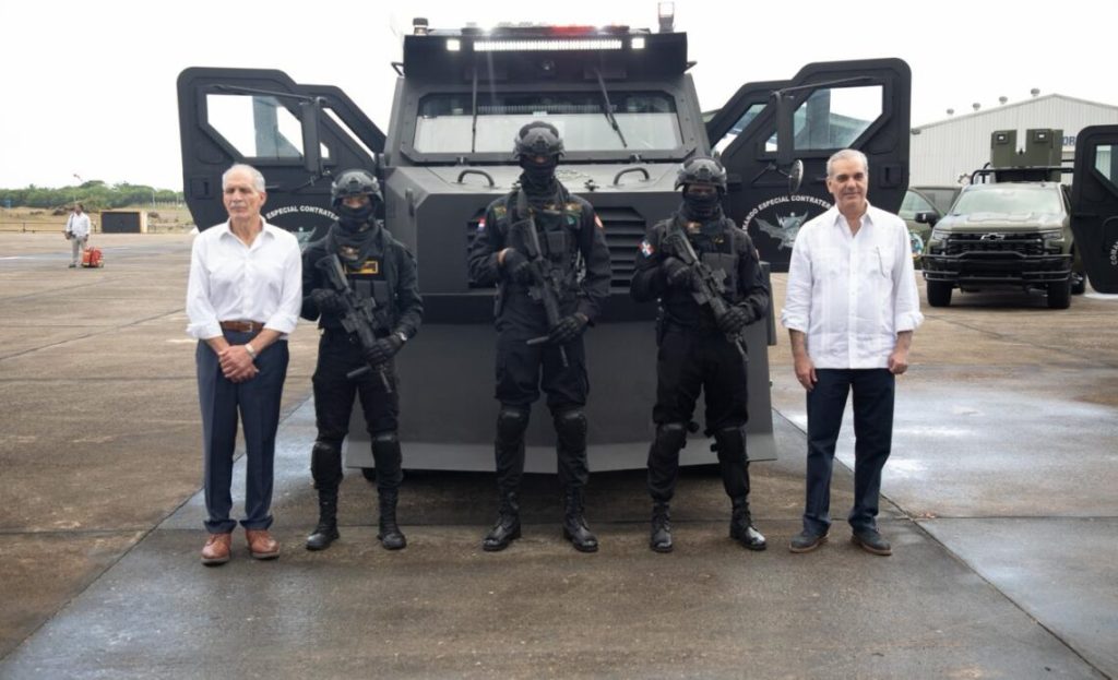 Gobierno de Honduras muestra interés en adquirir aviones y vehículos blindados ensamblados en RD