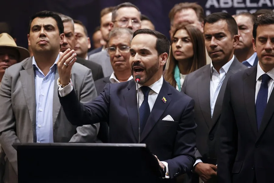 De la Espriella asume la Presidencia de Colombia sin mayorías legislativas y con el reto de recuperar la seguridad y la salud