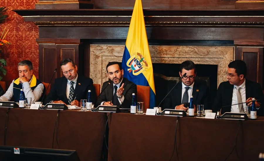 De la Espriella decreta el estado de emergencia económica, social y ecológica en Colombia por el terremoto