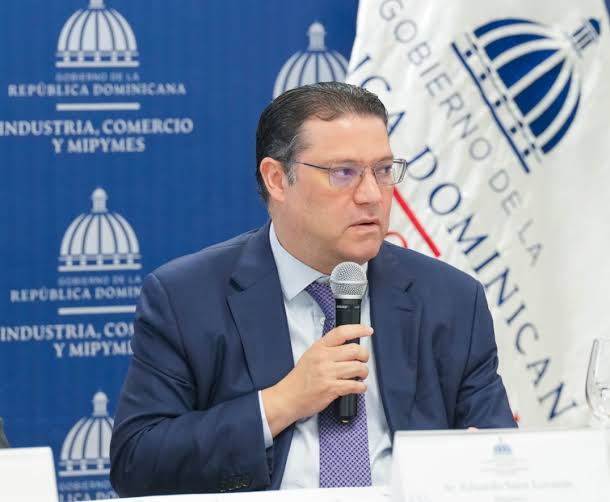 Sanz Lovatón anuncia reforma a la Ley de Hidrocarburos y defiende política de subsidios a combustibles