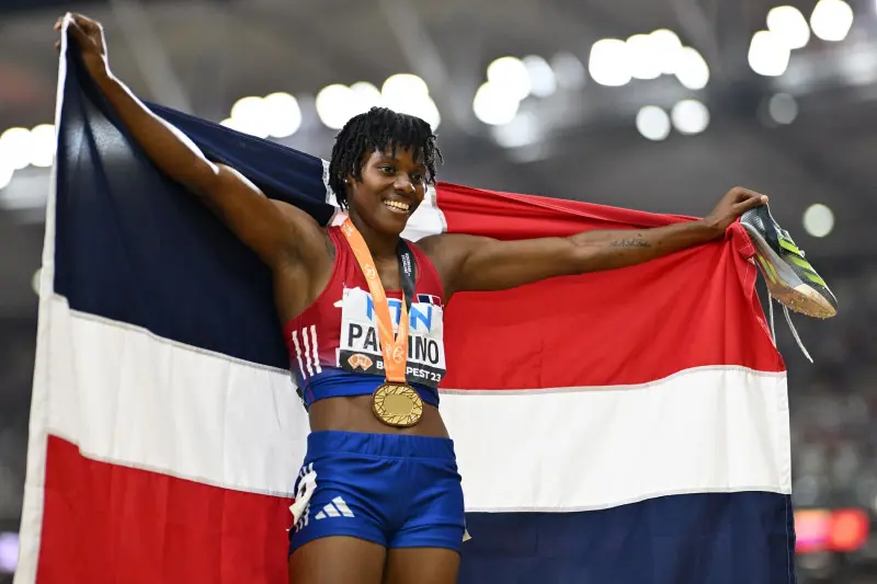 Marileidy Paulino se corona en su tierra alcanzando oro para RD en relevo 4×400 en Santo Domingo 2026