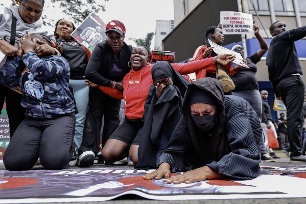 Madres se manifiestan en Nairobi por la desaparición de sus hijos a manos de la Policía