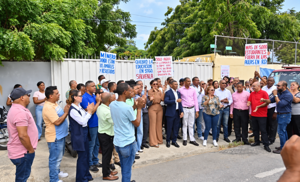 FP pide declarar a Santiago en estado de emergencia educativa ante deterioro y paralización de escuelas
