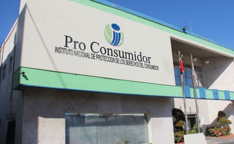 Pro Consumidor media en conflicto por uso de verifones en estaciones de combustibles