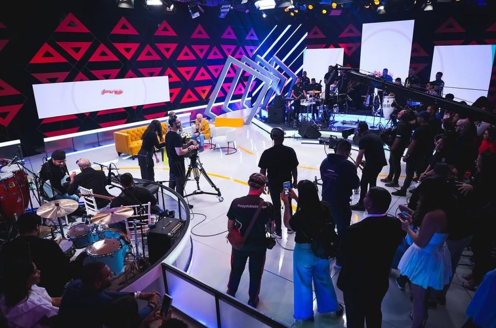 Jochy Santos y Edilenia Tactuk adelantaran detalles de la nueva temporada de Divertido en un encuentro en vivo