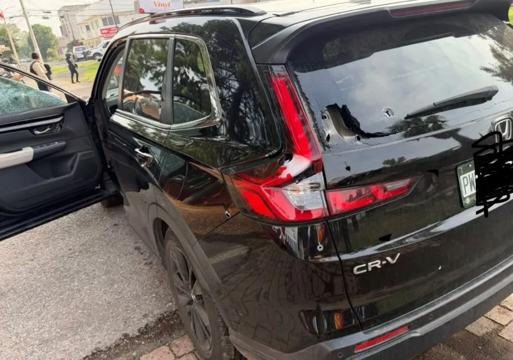 Ataque a equipo de alcaldesa de México deja dos heridos