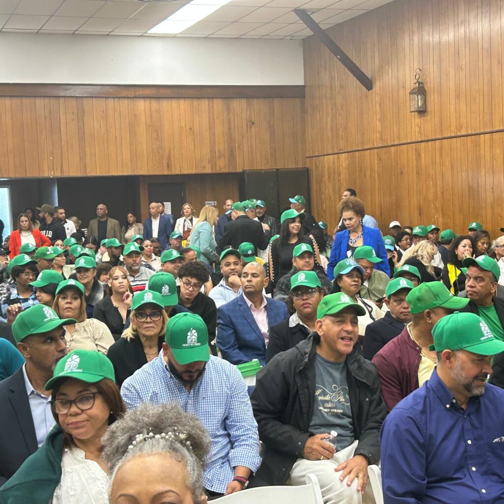 Fuerza del Pueblo amplía su estructura en Nueva Jersey con la juramentación de cientos de nuevos miembros